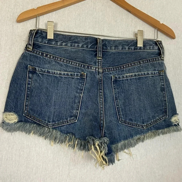 We the Free cut off frayed distressed crochet jean denim shorts Sz 27 - Picture 2 of 9